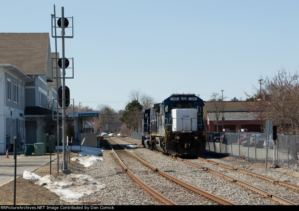 MEC 7594 & MEC 505 at Brunswick Station